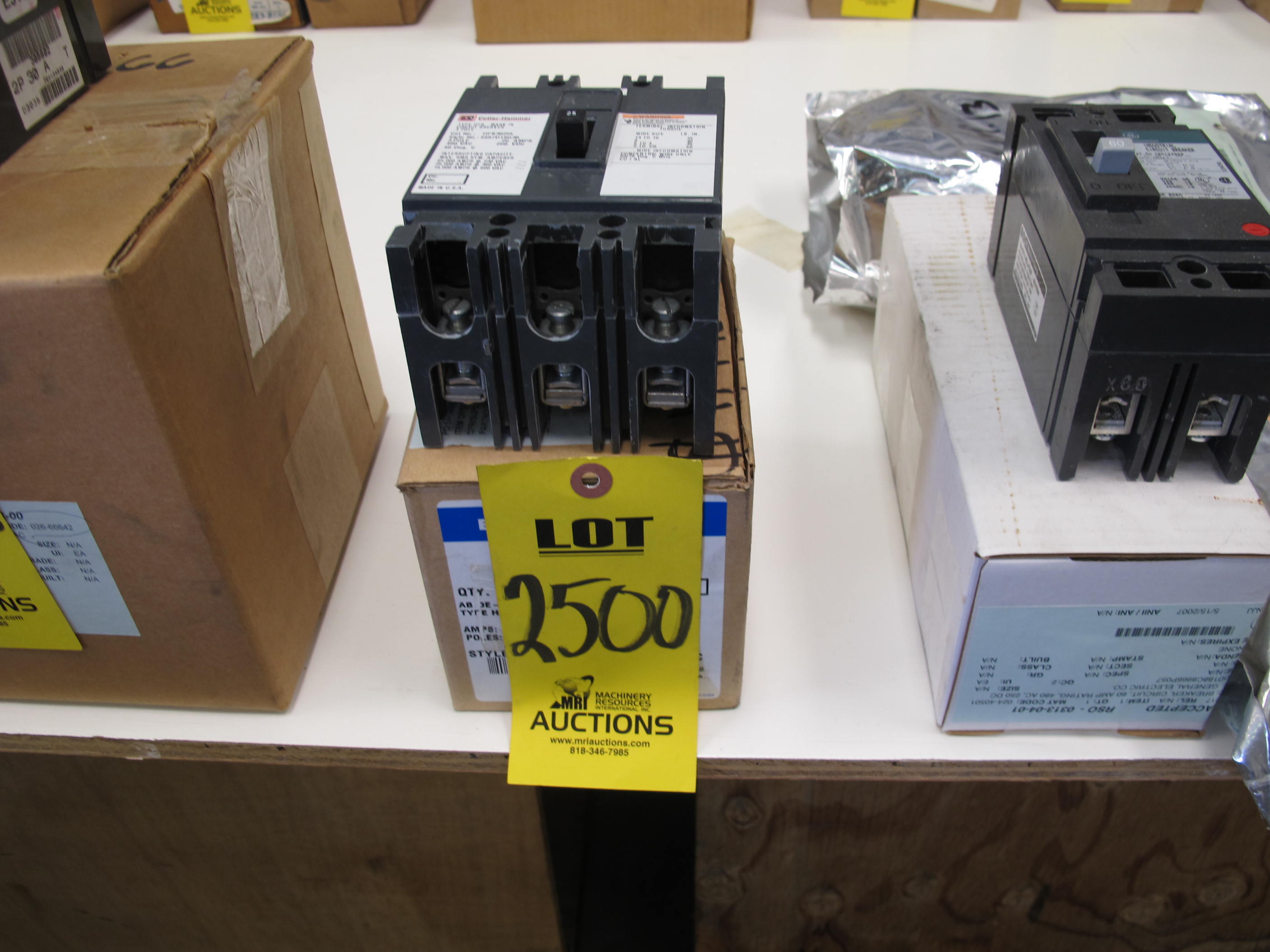 BREAKER, CIRCUIT TYPE, THERMAL MAGNETIC KIND, 25 AMP RATING, 600 AC VOLT RATING, 3 POLE. MOLDED CASE, MARK 75, AB DE-ION #HFB3025 STYLE 4976D04G36, PART # CUTLER HAMMER (W-44) LOADING & HANDLING FEE $5-
